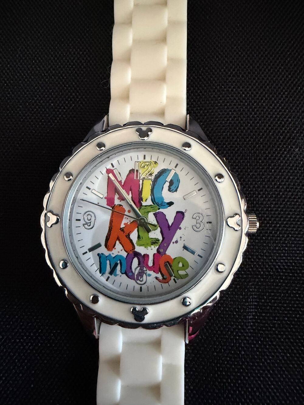 Vintage Authentic Disney Parks Mickey Mouse Letter Art Watch Quartz 9.5" Casual